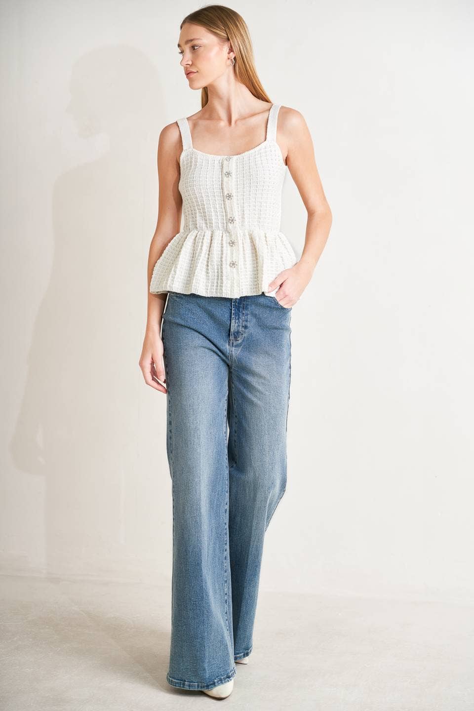 A sweater knit top - FSW1484: White / Contemporary / S