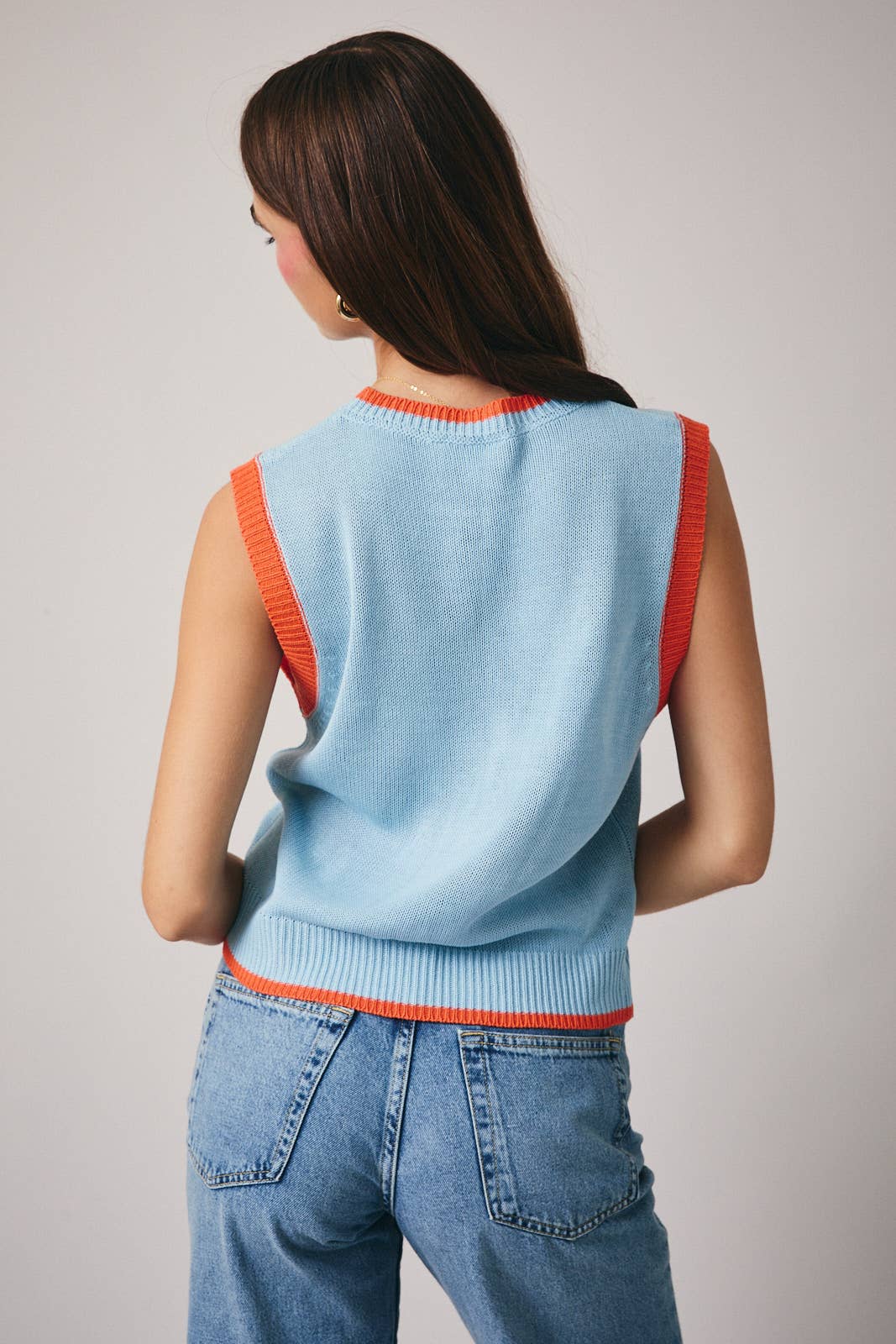 ROUND NECK 'FISH' GRAPHIC SWEATER VEST: LT BLUE / S