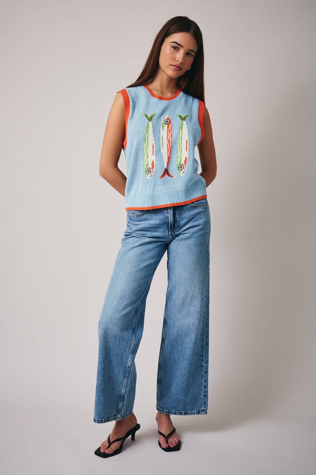 ROUND NECK 'FISH' GRAPHIC SWEATER VEST: LT BLUE / S
