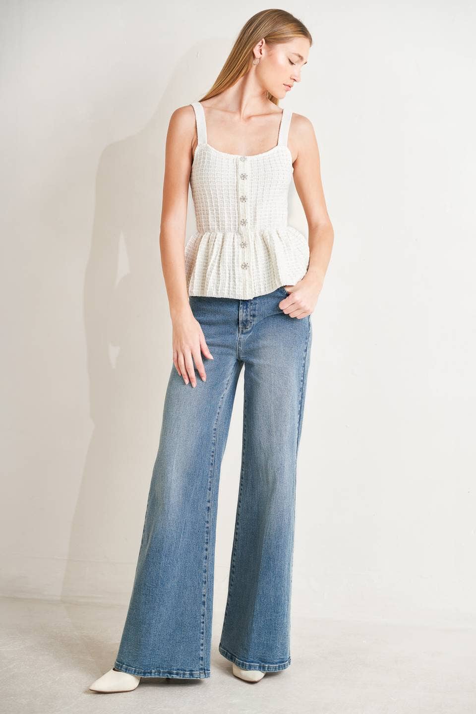 A sweater knit top - FSW1484: White / Contemporary / S
