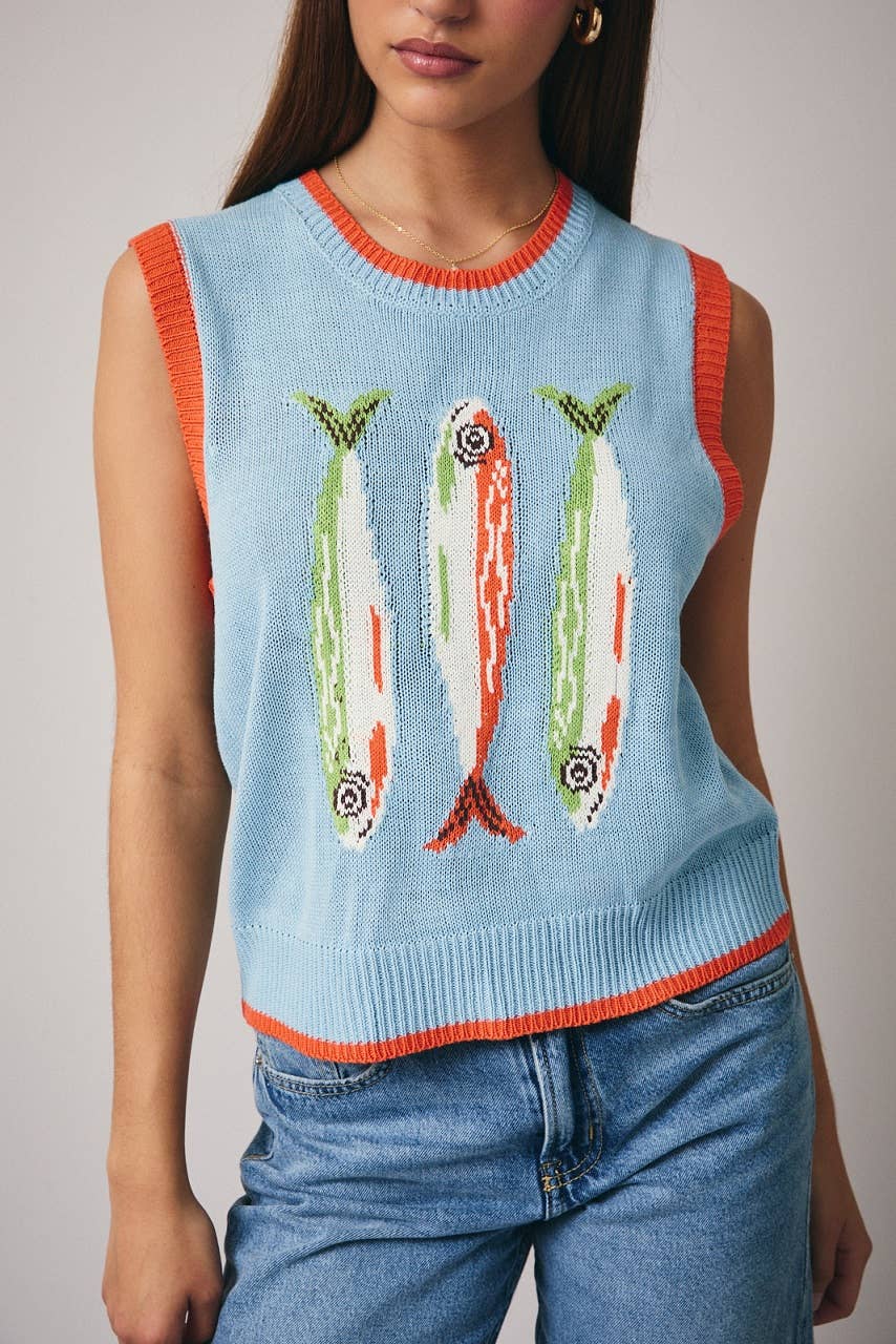 ROUND NECK 'FISH' GRAPHIC SWEATER VEST: LT BLUE / S