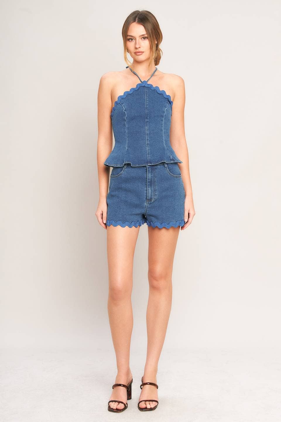 A washed denim top - IT14027B: MEDIUM INDIGO / Contemporary / S